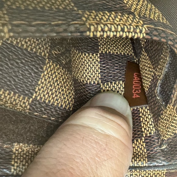 🎯SOLD🎯 Louis Vuitton's Geronimos Damier Cross Body Bag Authentic - Picture 11 of 16